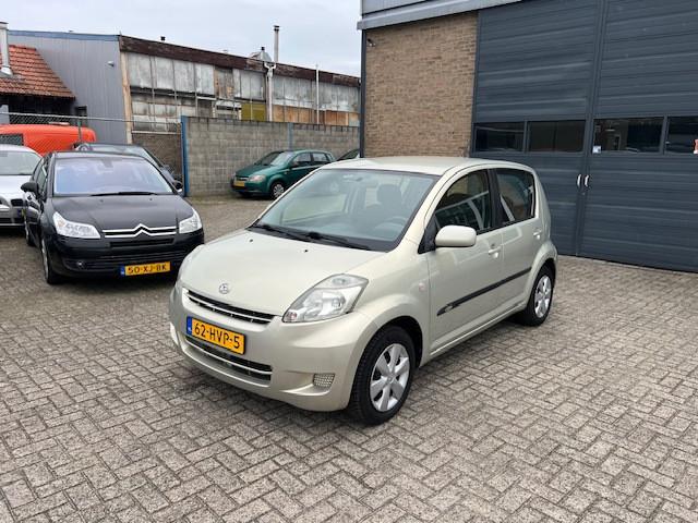 Daihatsu Sirion 2 1.0-12V Premium met Airco, Voorwielaandrijving, Stof, Gebruikt, Beige