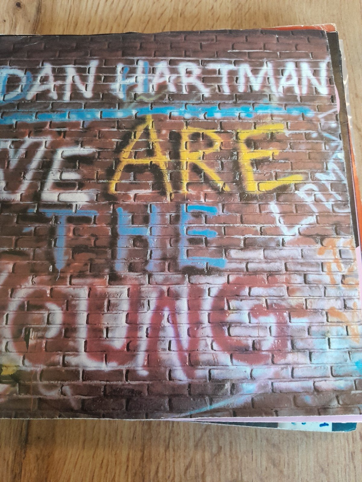 dan hartman 7 inch we are the young, Ophalen of Verzenden, Zo goed als nieuw, Pop