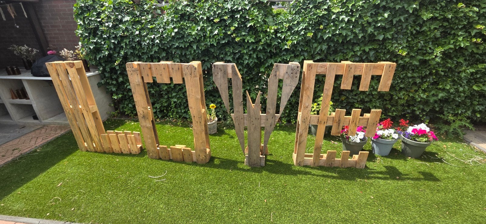 Decoratieve LOVE letters van pallets, Ophalen, Bruin, Zo goed als nieuw, Accessoires