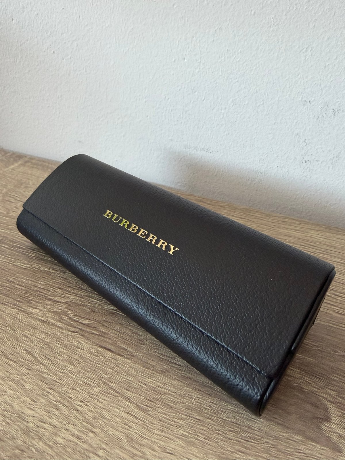 Burberry brillenkoker - Zwart, Sieraden, Tassen en Uiterlijk, Zonnebrillen en Brillen | Dames, Overige merken, Zwart, Ophalen of Verzenden