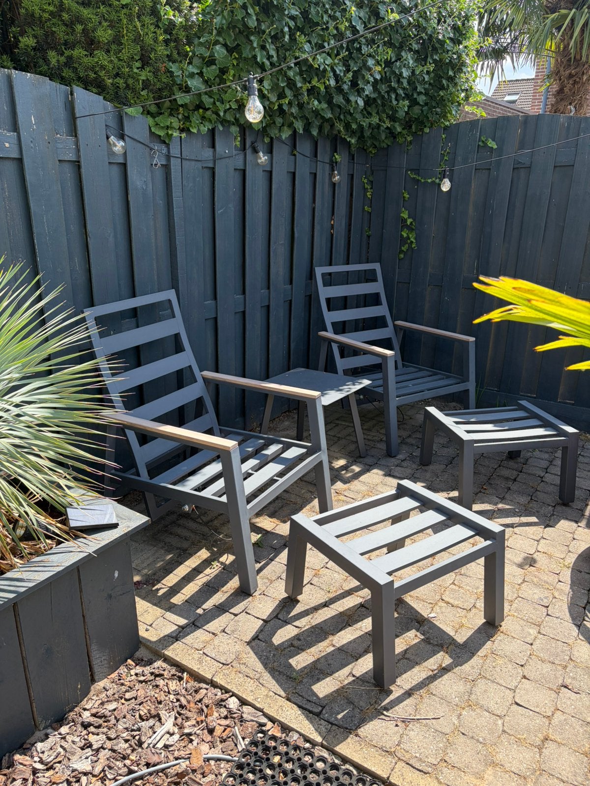2 stoelen + bijzettafeltje inclusief kussens, Tuin en Terras, Ophalen, Zo goed als nieuw, Aluminium