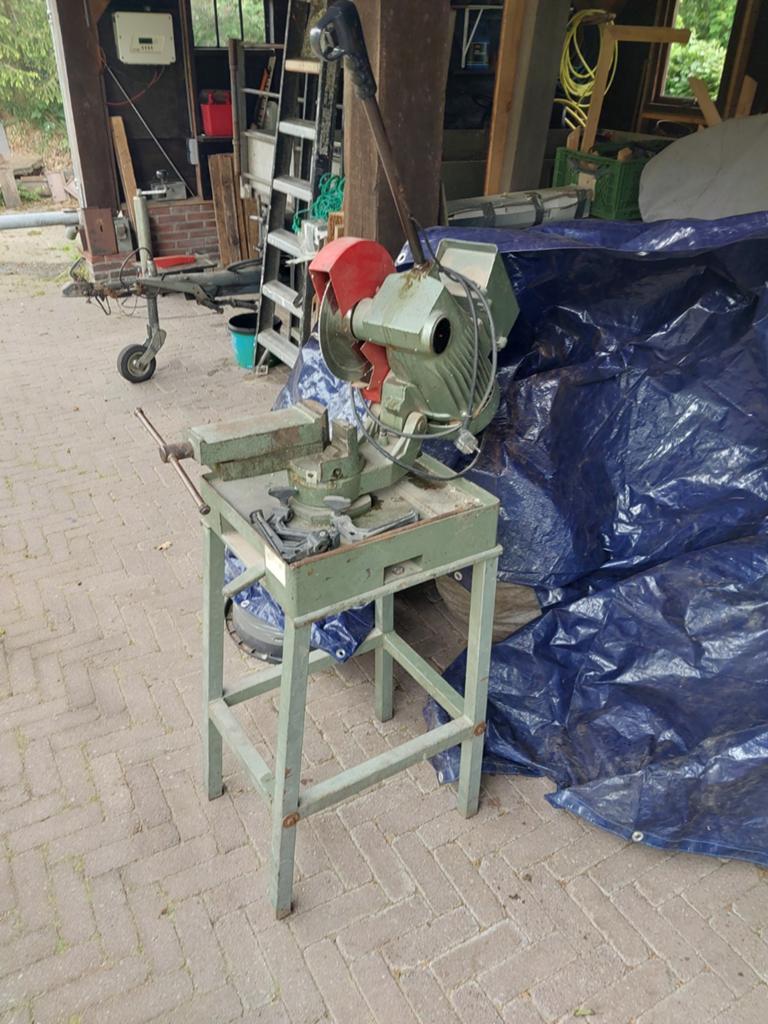 Metaal  Afkortzaag op Stalen Onderstel, Doe-het-zelf en Verbouw, Gereedschap | Zaagmachines, Ophalen, Gebruikt, Onbekend, 70 mm of meer