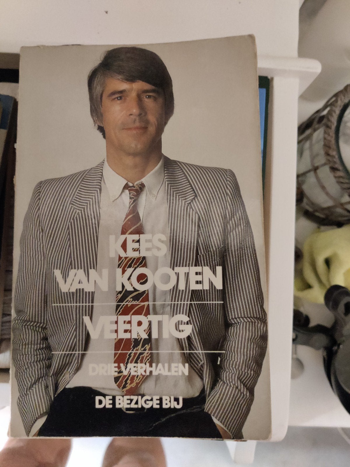 Kees van Kooten Veertig: Drie Verhalen - De Bezige Bij, Ophalen of Verzenden, Gelezen, Kees van Kooten, Nederland