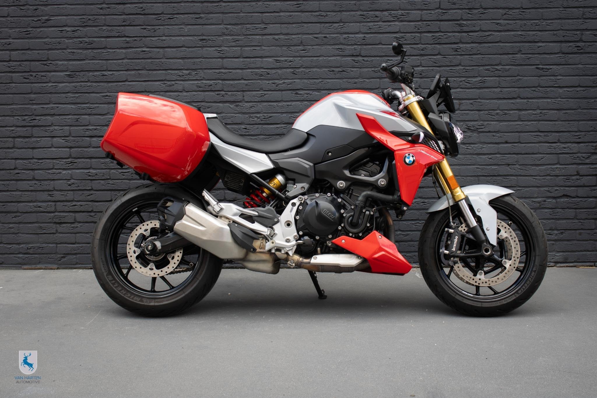 BMW F 900 R / LED / Koffers / Korte kent.houder, Motoren, Einsteinlaan 5
2289 CC  Rijswijk, NL, 895 cc, Meer dan 35 kW, Toermotor