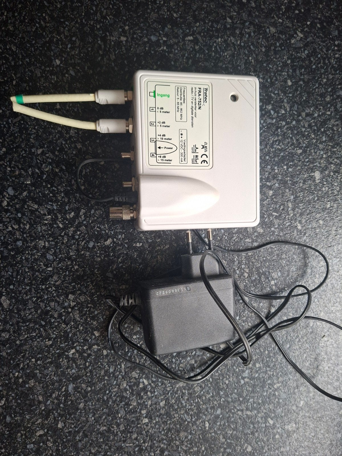 Tratec FRA-752N Versterker voor radio/tv, Ophalen of Verzenden, Gebruikt, Minder dan 2 meter, Overige kabels