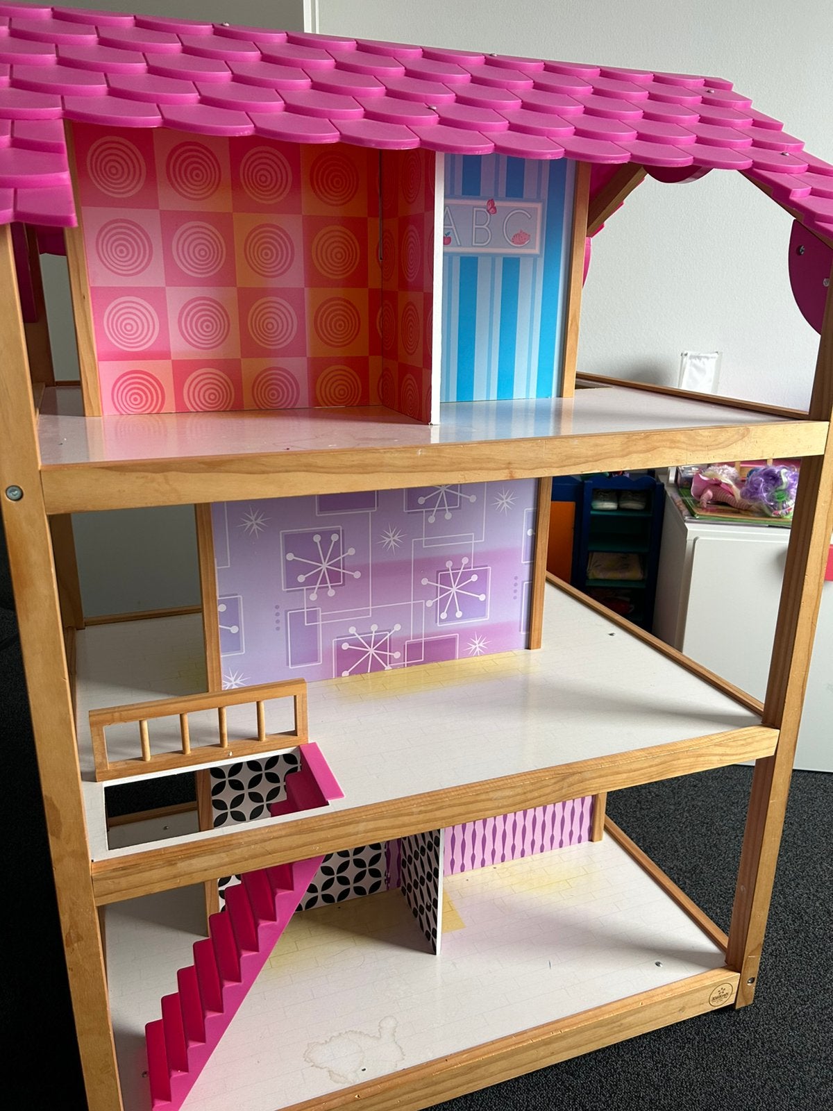 Grote houten poppenhuis, Ophalen, Gebruikt, Poppenhuis