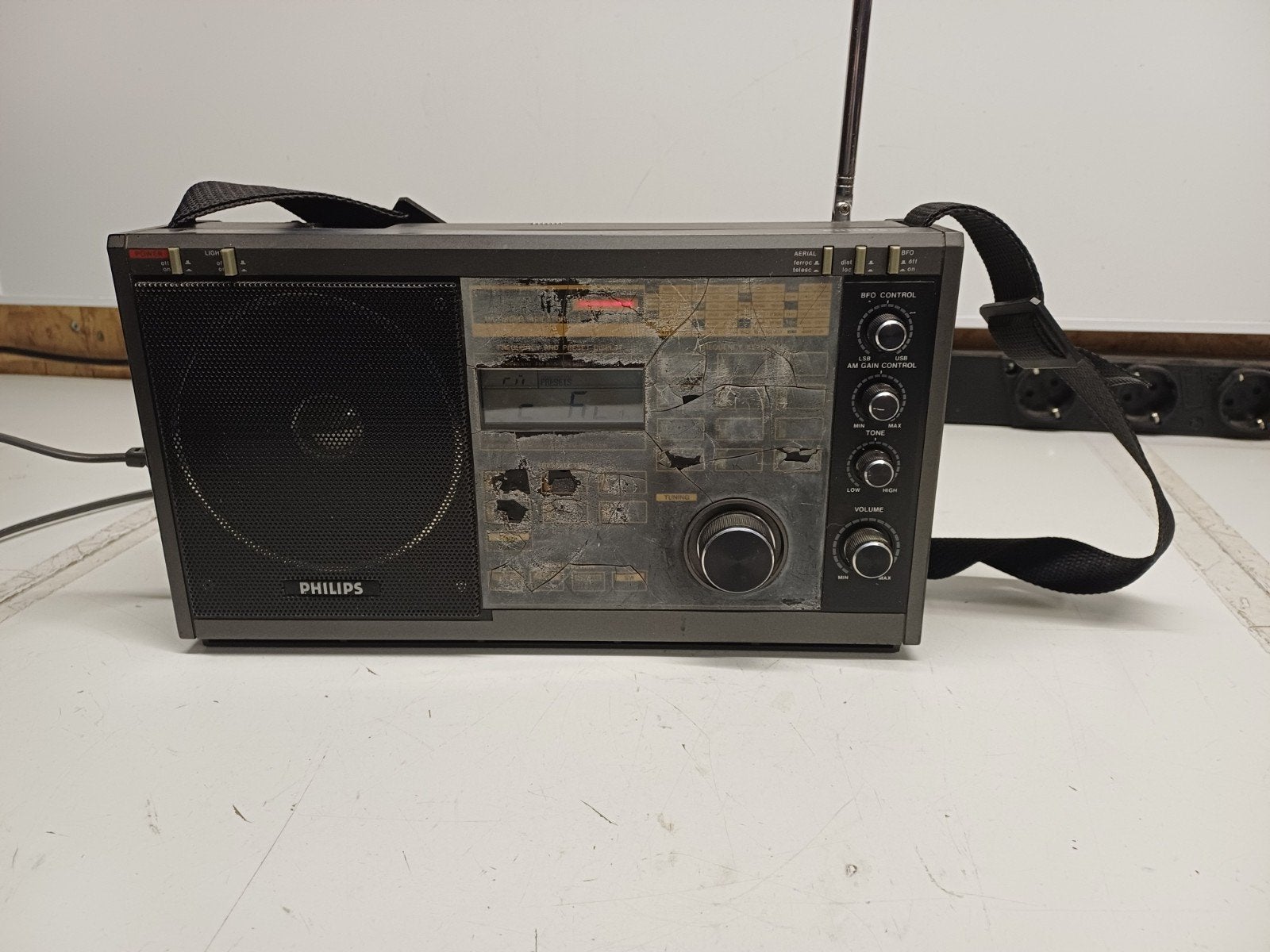 Philips D2935 PLL Wereldradio uit de jaren '80, Ophalen of Verzenden, Gebruikt, Wereldontvanger