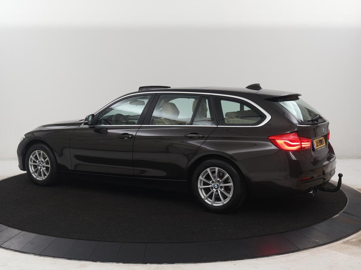 BMW 3-serie Touring 318i Centennial Executive | Panoramadak, Gebruikt, 1445 kg, Origineel Nederlands, Handgeschakeld