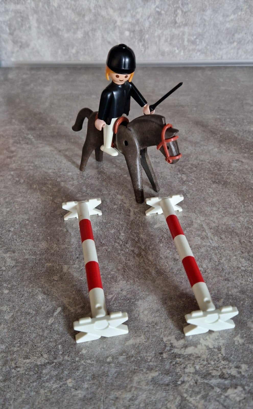 Playmobil Ruiter met paard en hindernissen, Kinderen en Baby's, Speelgoed | Overig, Ophalen of Verzenden, Zo goed als nieuw, Jongen of Meisje