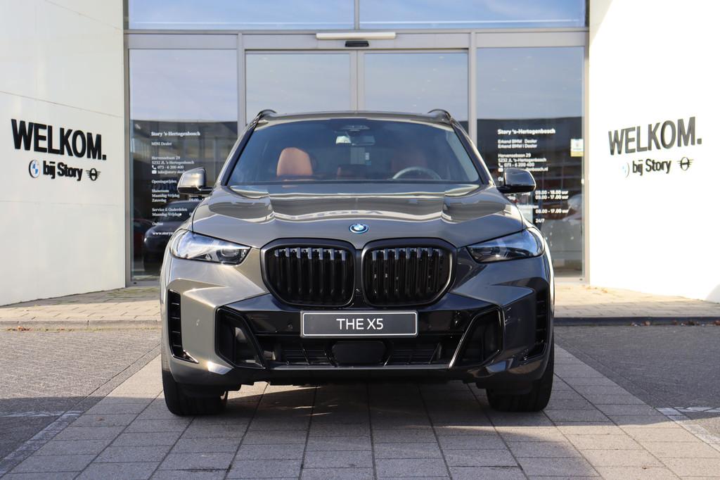 BMW X5 xDrive50e M Sport Automaat / Panoramadak / Trekhaak /, Automaat, 2395 kg, Leder, Bedrijf