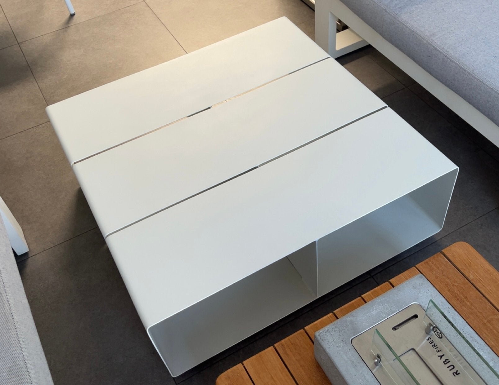 Gloster tafel, Ophalen, Zo goed als nieuw, Vierkant, Aluminium