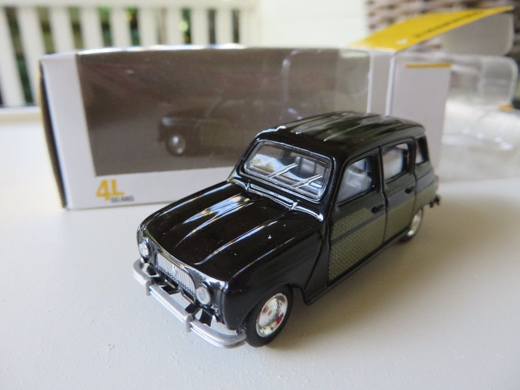 Renault Toys Renault 4 PARISIENNE in dealer doosje , Ophalen of Verzenden, Nieuw, Auto