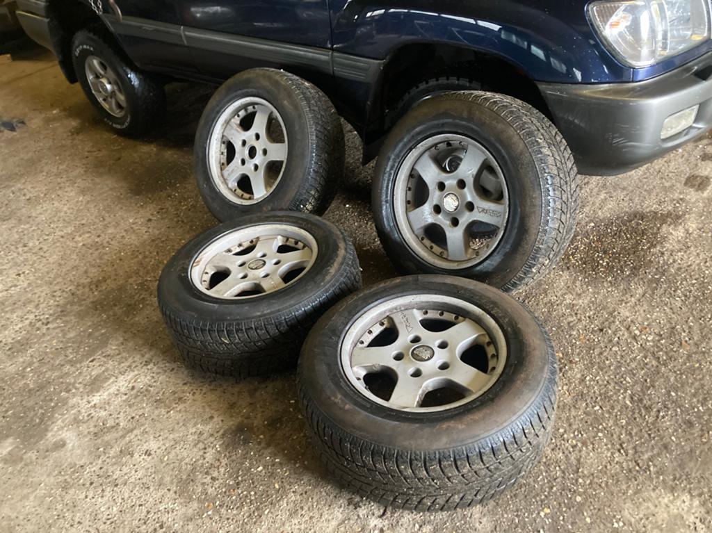 winterbanden landcruiser 100, Ophalen, 18 inch, Winterbanden, Banden en Velgen