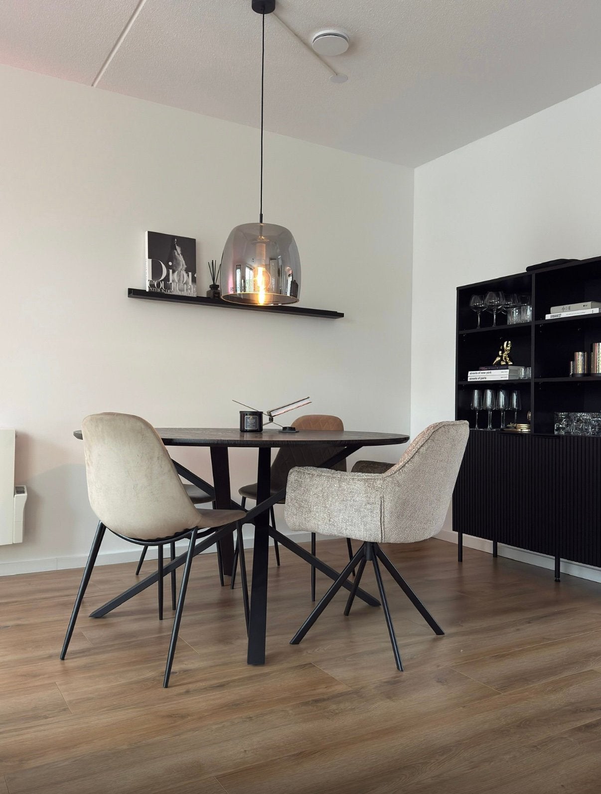 Eettafel rond 140 zwart, Huis en Inrichting, Tafels | Eettafels, Ophalen, Gebruikt, Overige materialen, Rond
