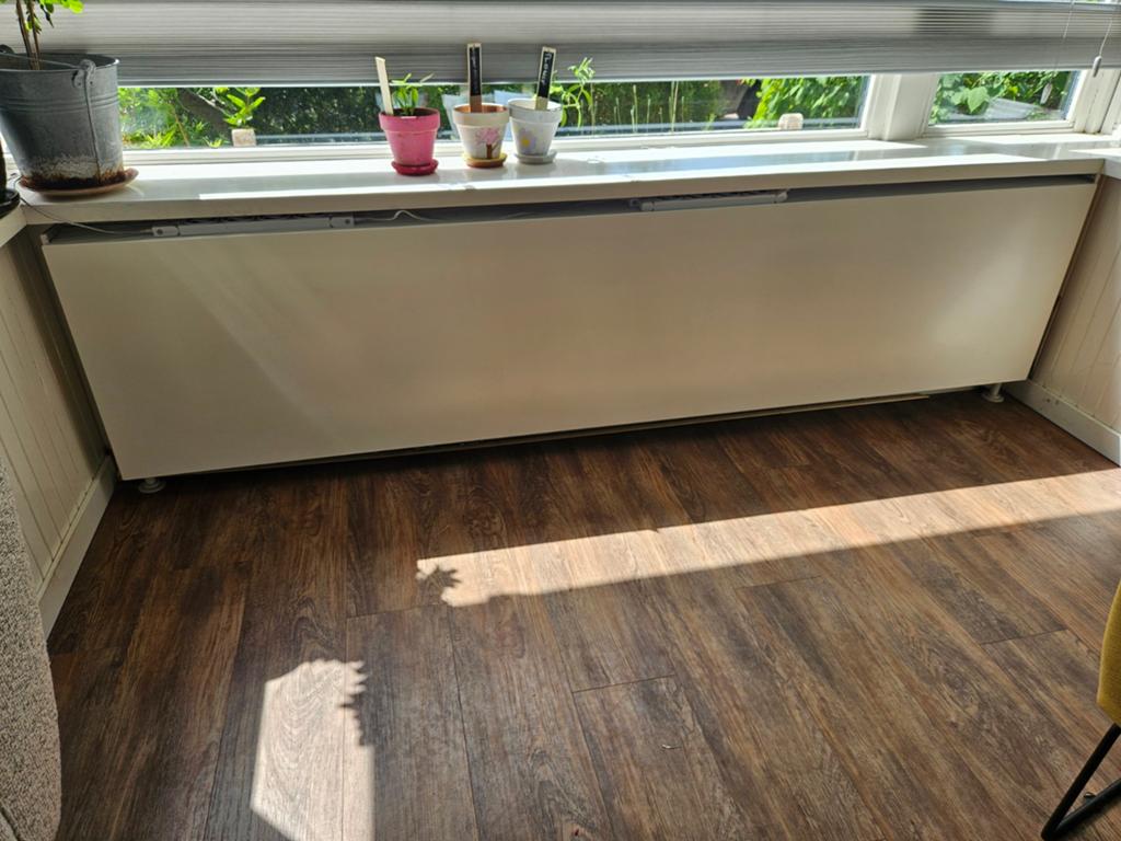 Sentimo radiatorombouw 240x55x13 (1 jaar oud), Ophalen, Zo goed als nieuw