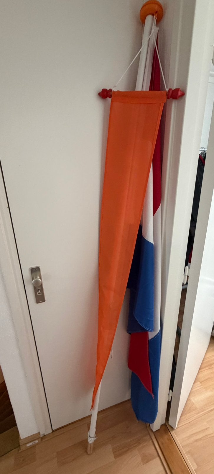 Vlaggenstok met vlag, Ophalen, Zo goed als nieuw