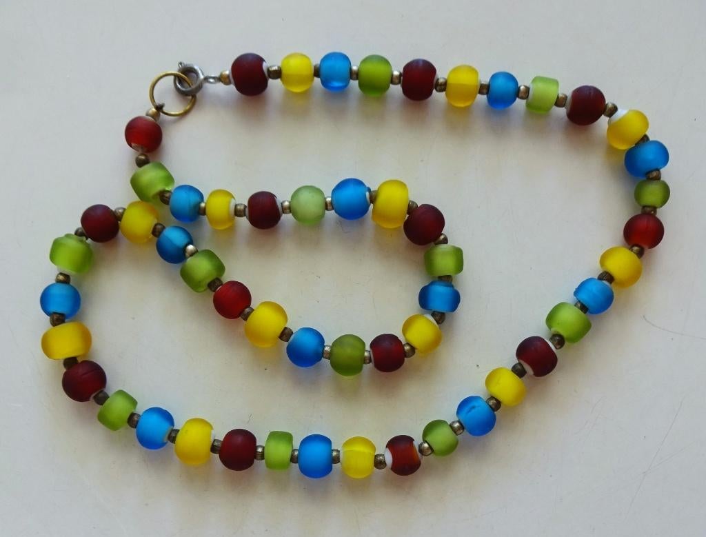 Vintage kralen ketting: polychroom melkglas, Ophalen of Verzenden, Zilver, Ketting