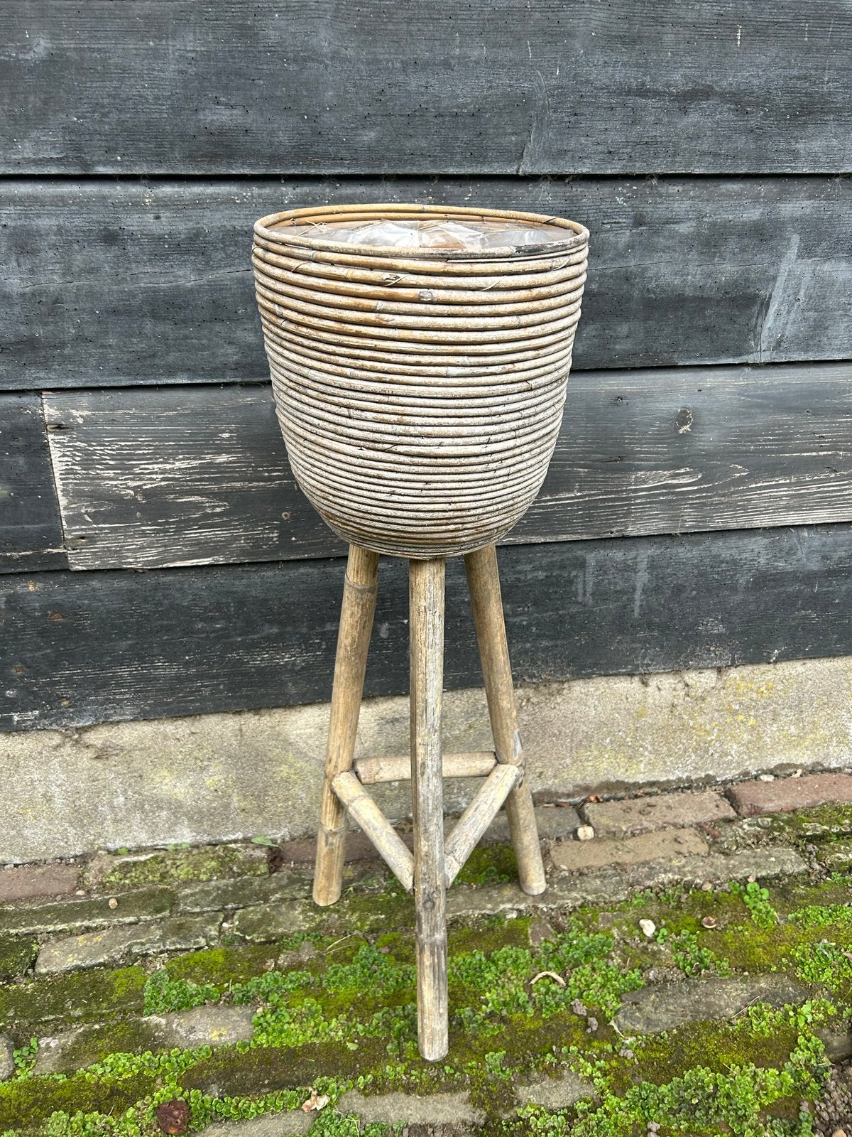 Vintage plantenstandaard met rieten pot, Gebruikt, Minder dan 60 cm, Rond, Ophalen of Verzenden