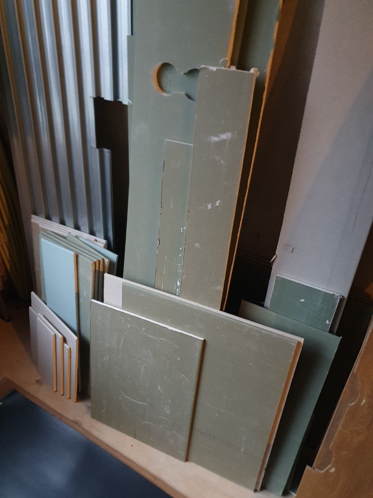Gipsplaten en restanten: wand, plafond, badkamer, Doe-het-zelf en Verbouw, Ophalen, Nieuw, Minder dan 20 mm