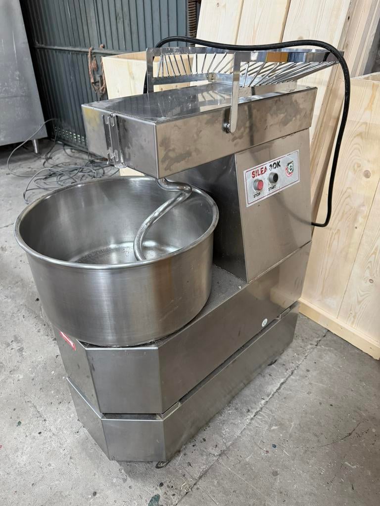 Horeca deeg machine deegmachine deeghaak kneedmachine mixer, Ophalen