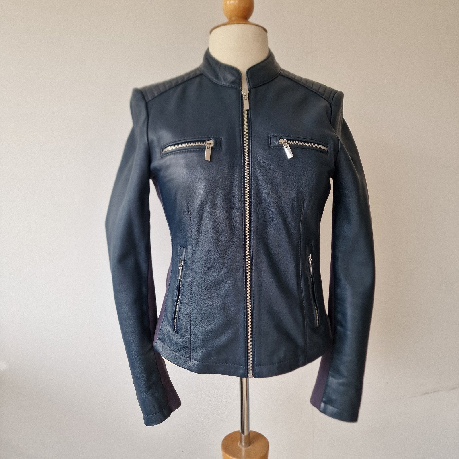 Donkerblauw kort leren jas maat 36. Studio Ar. Heel soepel., Kleding | Dames, Blauw, ., Zo goed als nieuw, .
