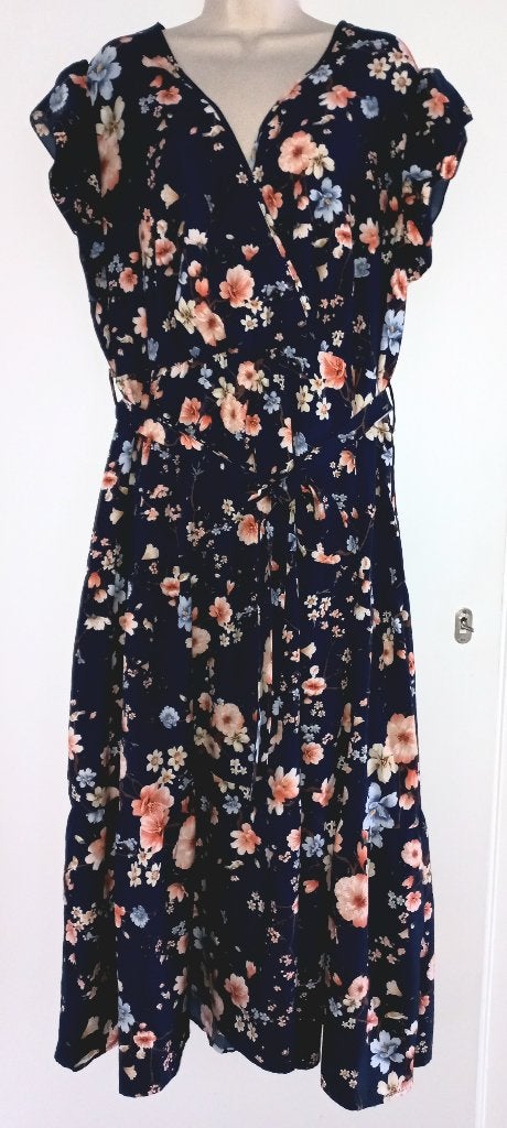 Shein Curve jurk maat 4XL (48), Kleding | Dames, Grote Maten, Ophalen of Verzenden, Zo goed als nieuw, Zwart, Jurk