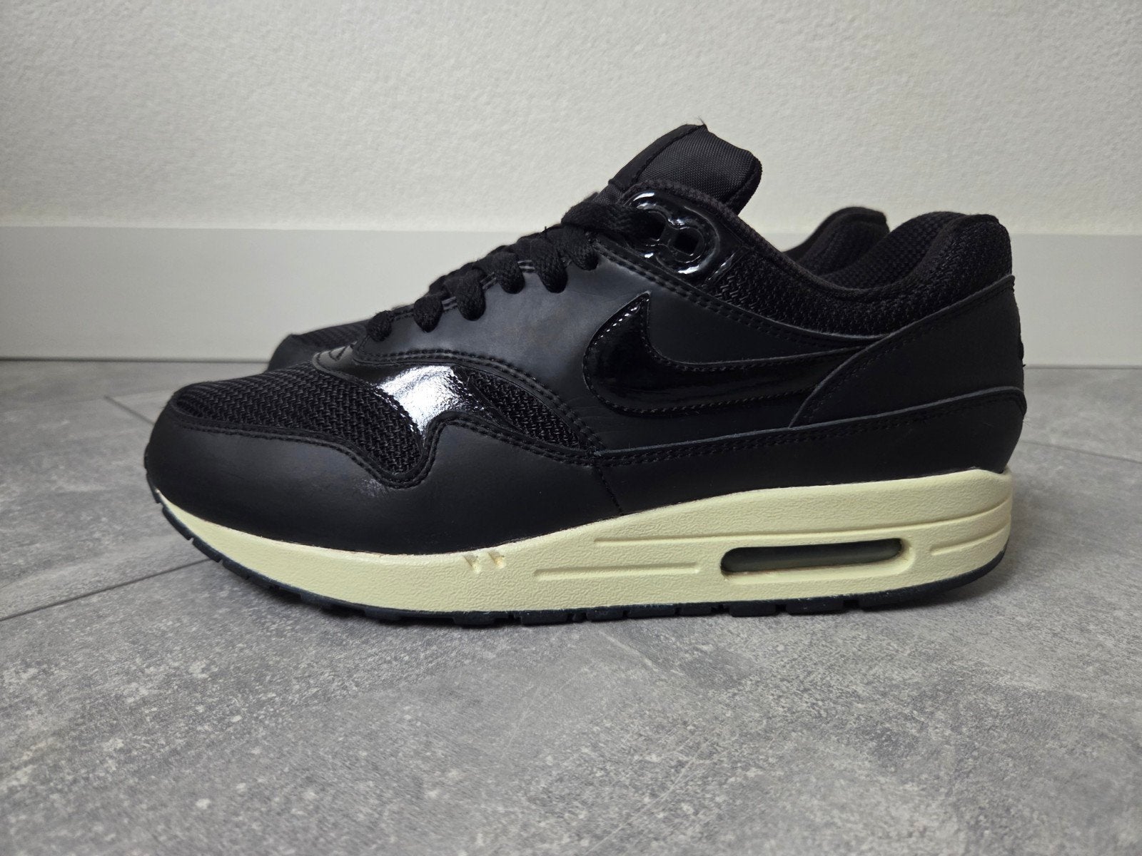 Nike Air Max 1 Stealth. maat 42, Nike air max, Zwart, Ophalen of Verzenden, Zo goed als nieuw