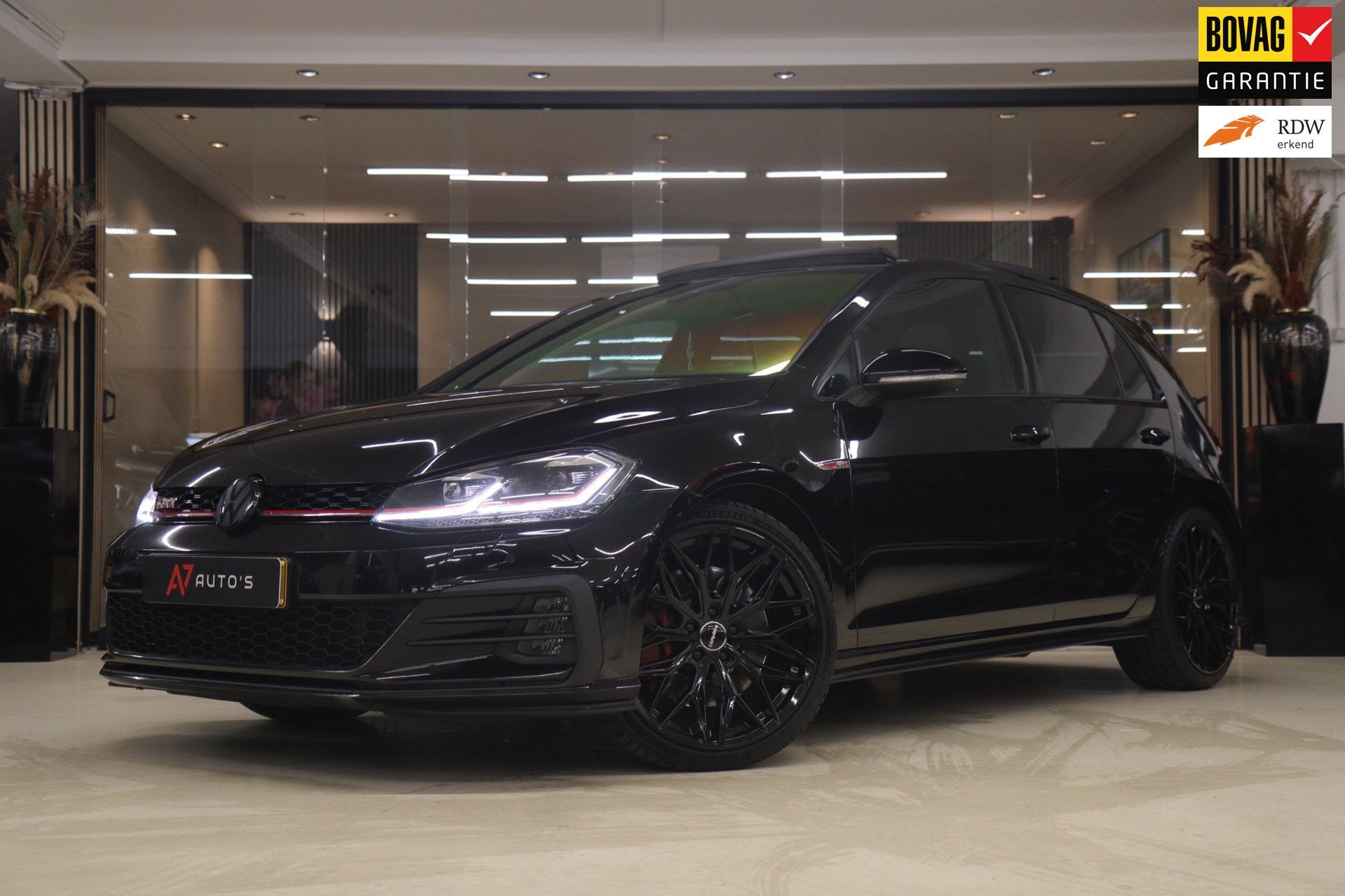 Volkswagen Golf 2.0 TSI GTI Performance PANO/CARPLAY/STOELVE, 1345 kg, Stof, Gebruikt, Euro 6