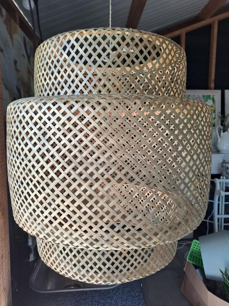 2x Goud gespoten rotan sinnerlig IKEA lampen kappen (groot), Huis en Inrichting, Lampen | Hanglampen, Ophalen, Overige materialen