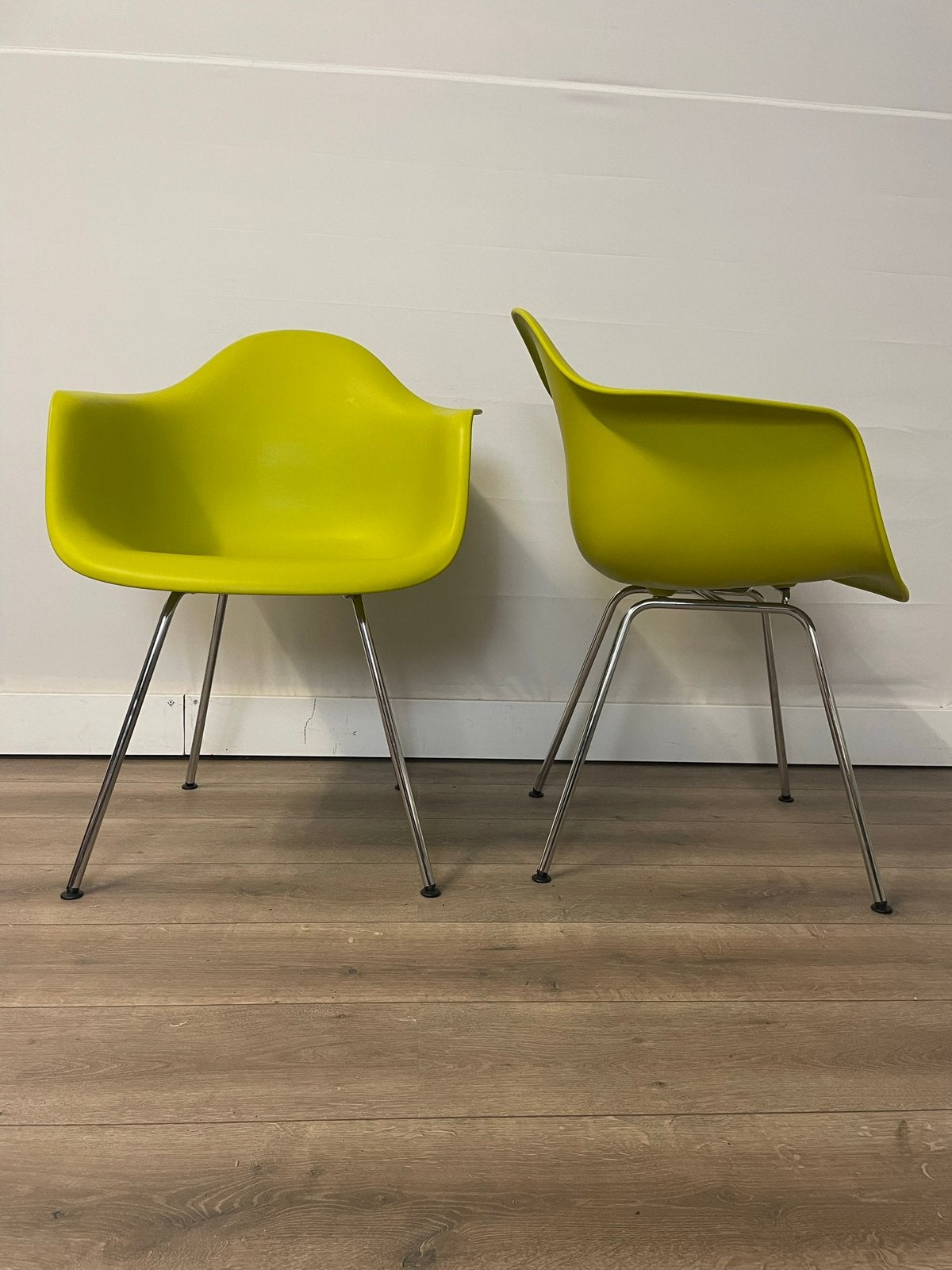 4 Stuks Vitra DAX Eetkamerstoelen, Huis en Inrichting, Stoelen, Ophalen of Verzenden, Zo goed als nieuw, Wit, Kunststof