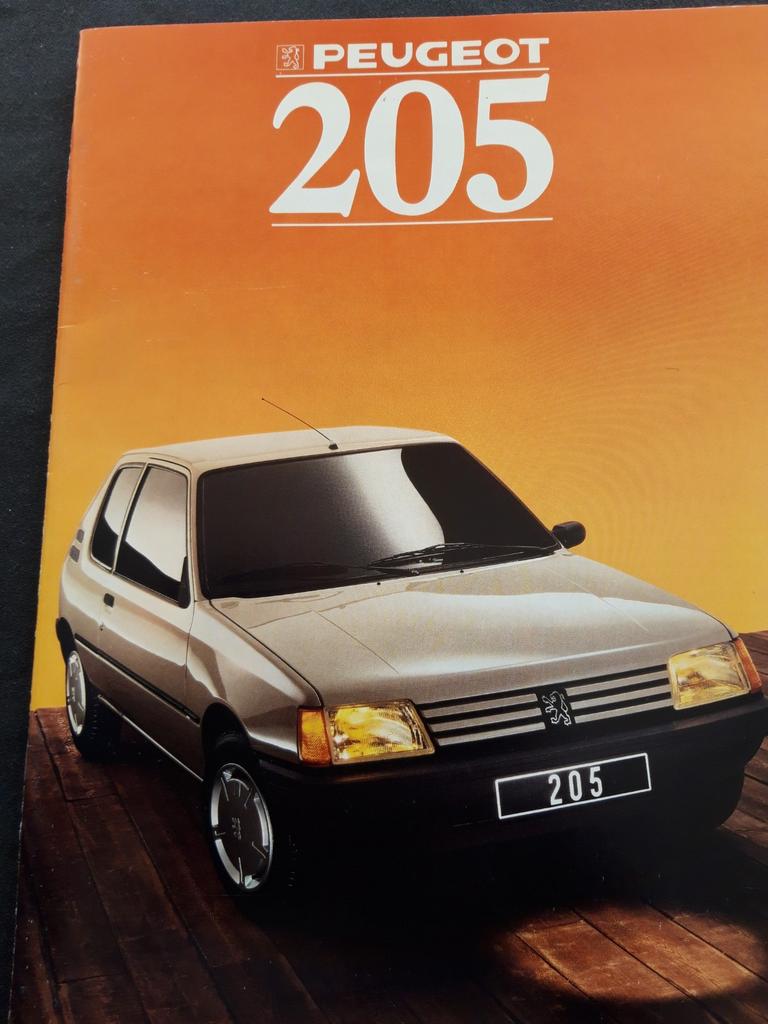 folder Peugeot 205 1988 – Nederlands, Ophalen of Verzenden, Zo goed als nieuw, Peugeot
