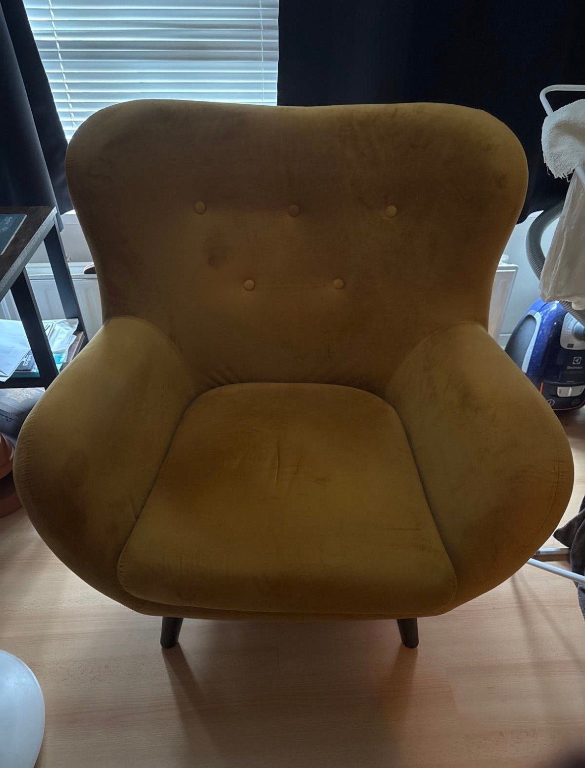 Okergele fauteuil van Leenbakker, Huis en Inrichting, Fauteuils, Ophalen, Gebruikt, Stof, 75 tot 100 cm
