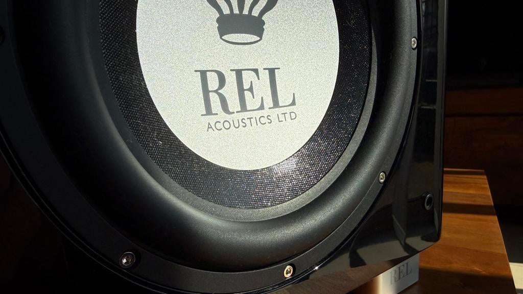 REL t9x in hoogglans zwart, Audio, Tv en Foto, Luidsprekers, Subwoofer, Zo goed als nieuw, 120 watt of meer, Ophalen