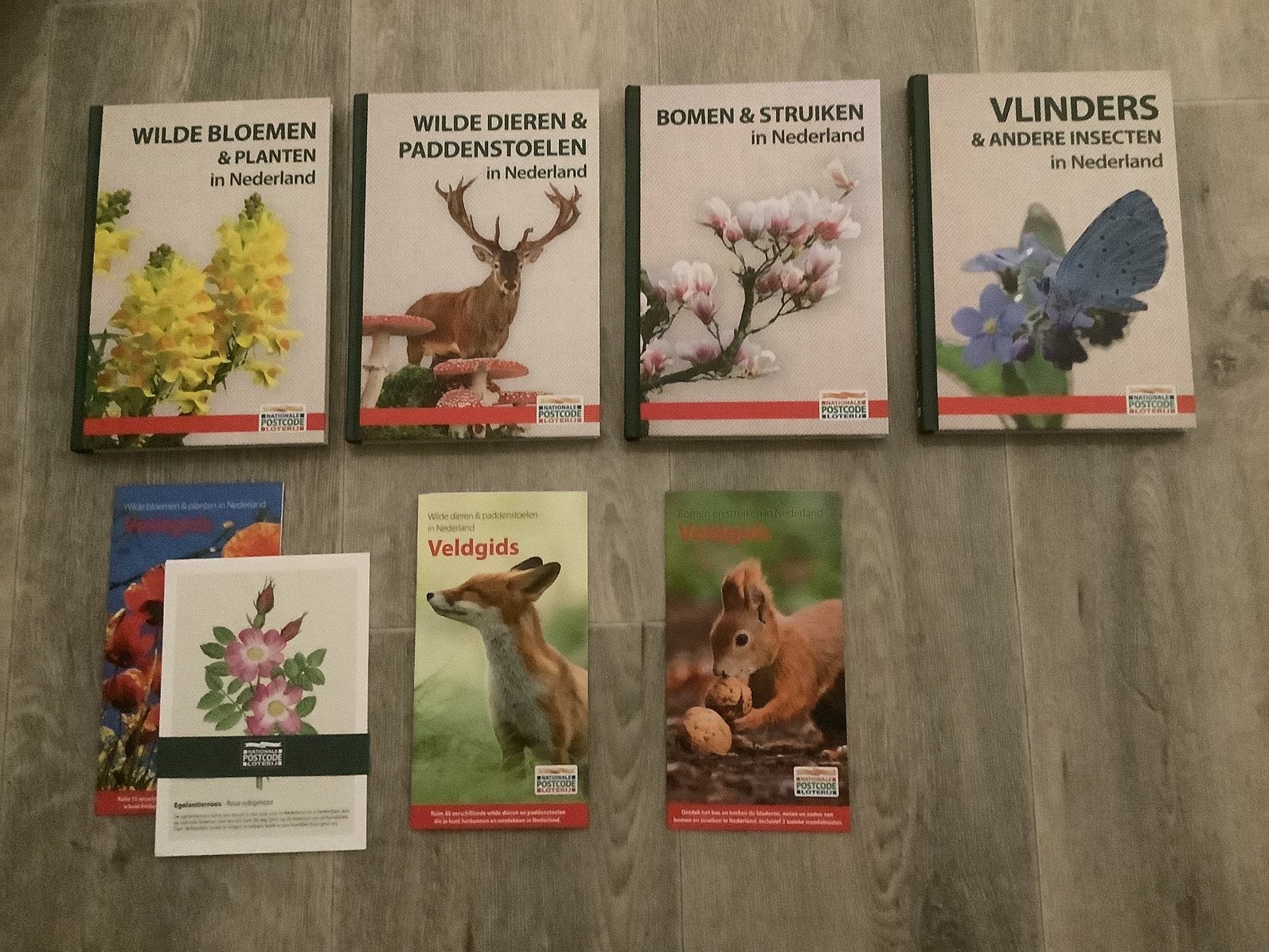 Nwe. Postcodeloterij Natuurboeken 4x + 3 Veldgidsen/Kaarten, Ophalen of Verzenden, Nieuw, Natuur algemeen