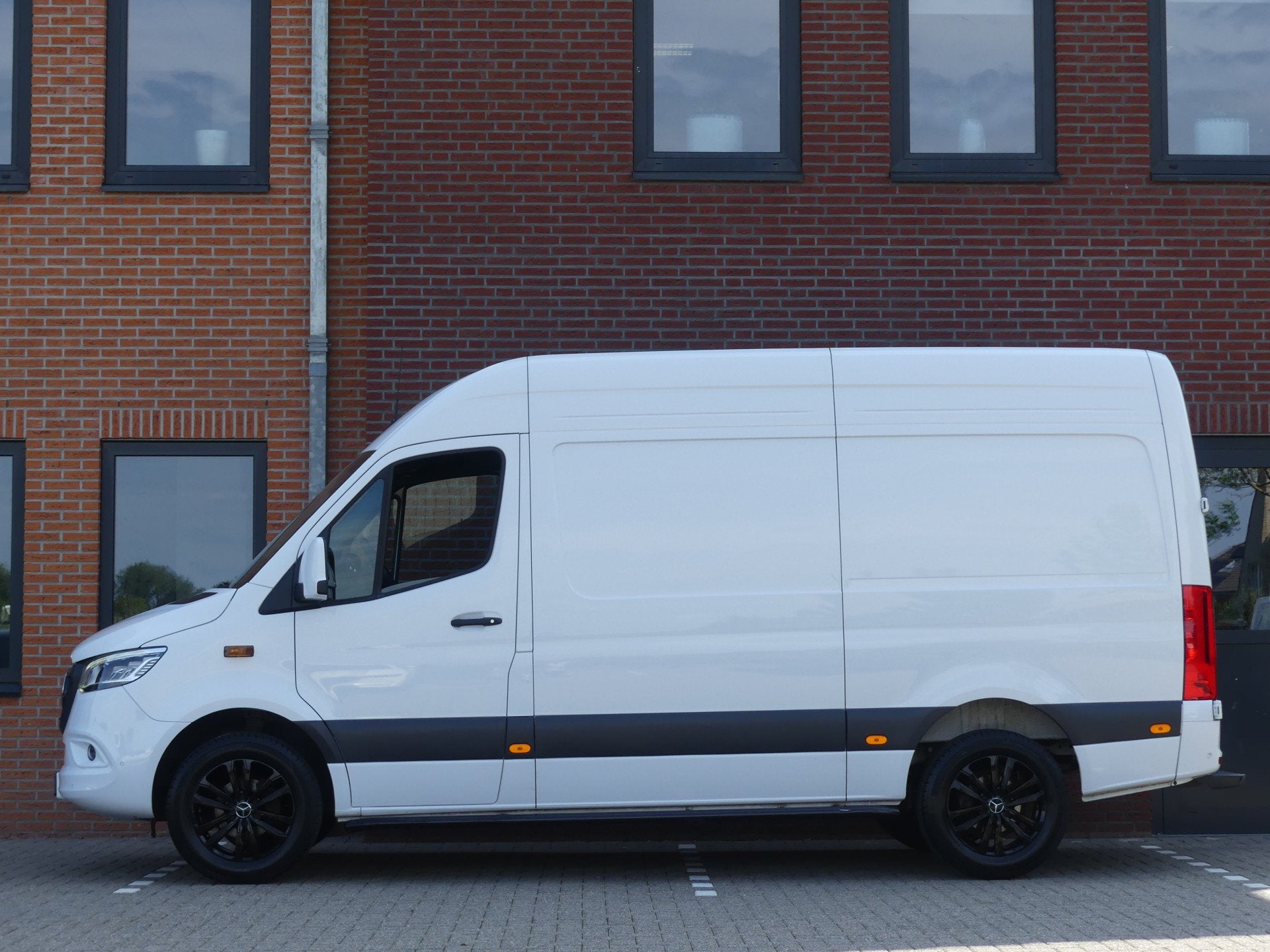 Mercedes-Benz Sprinter 317 CDI L2H2 LED/Camera/Navigatie/PDC, Automaat, Achterwielaandrijving, Gebruikt, Euro 6