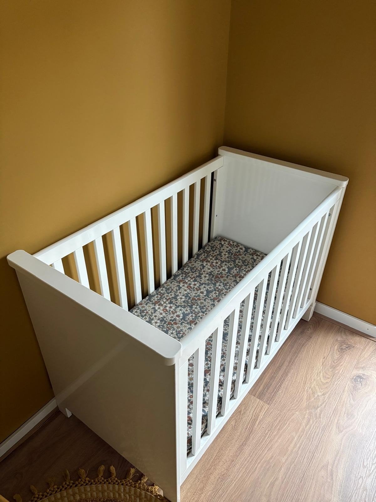 Babykamer Ledikant en Commode, Lattenbodem, 70 tot 85 cm, Zo goed als nieuw, 140 tot 160 cm