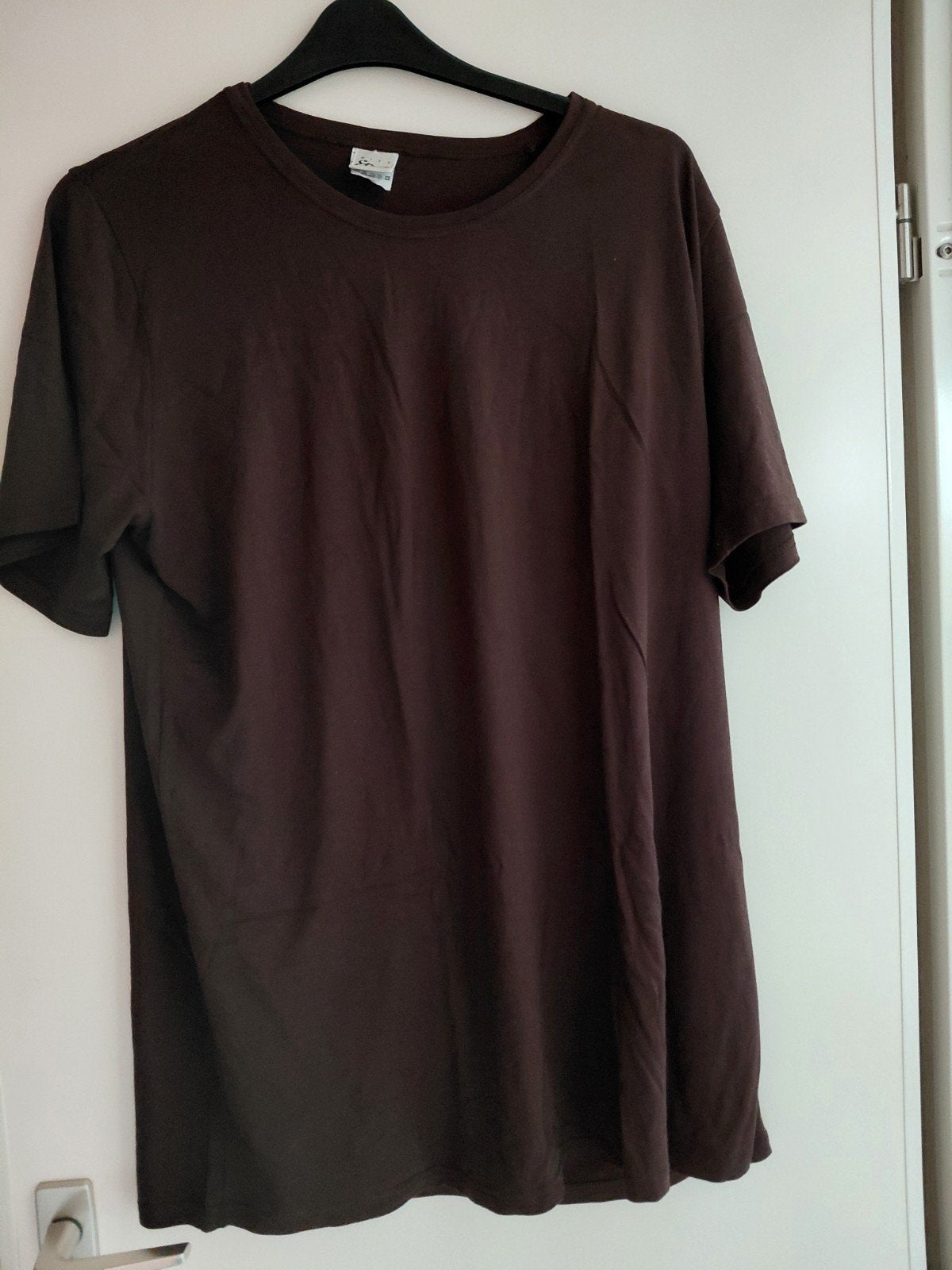 Bruin basic shirt maat 52 gedragen, Ophalen of Verzenden, Gedragen, Bruin, Shirt of Top