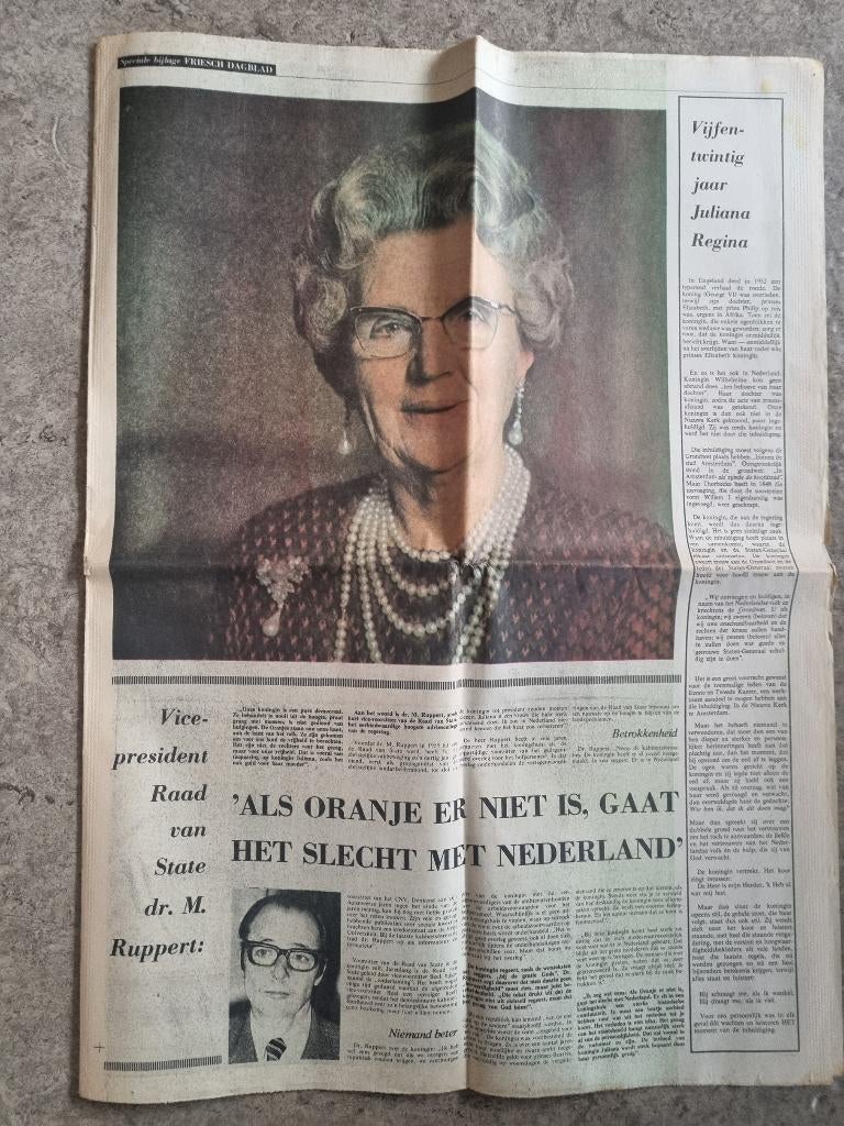 Speciale uitgave 25 jaar Koningin Juliana, Ophalen of Verzenden, Gebruikt, Tijdschrift of Boek
