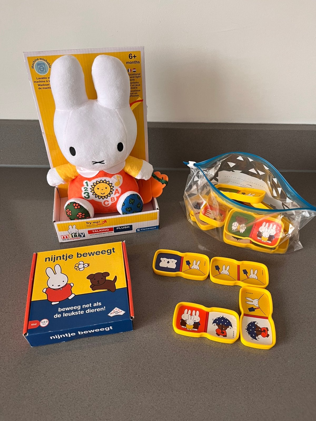Nijntje activiteiten knuffel, beweeg spel en een domino spel, Ophalen of Verzenden, Zo goed als nieuw, Overige typen