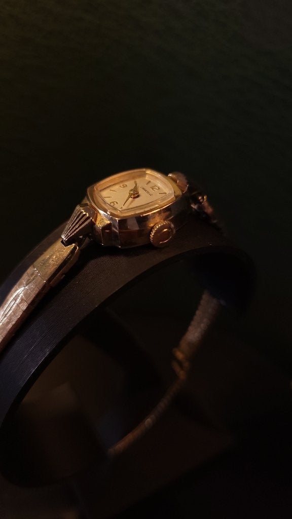 Vintage Caravelle, small ladies wristwatch, running, Overige merken, Staal, Met bandje, Polshorloge