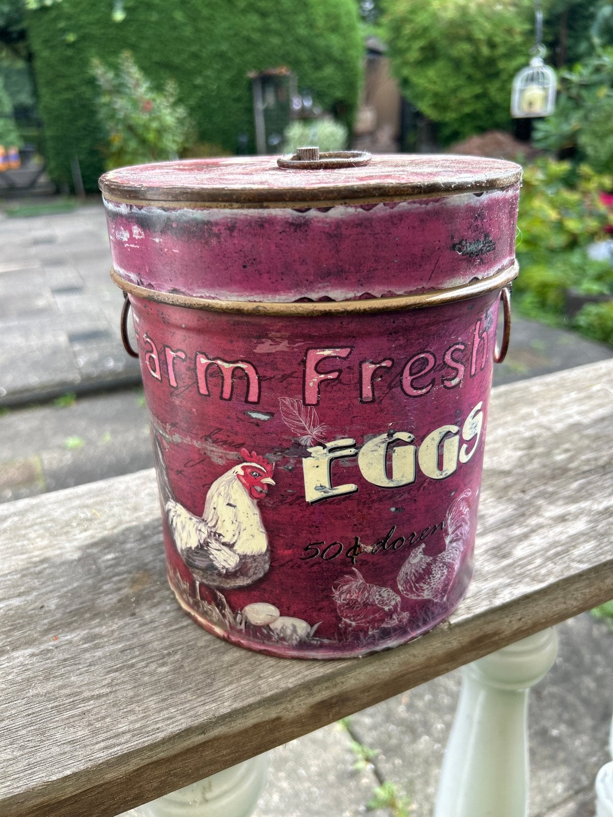 Vintage 'Farm Fresh Eggs' blik - Decoratief en functioneel, Antiek en Kunst, Ophalen of Verzenden