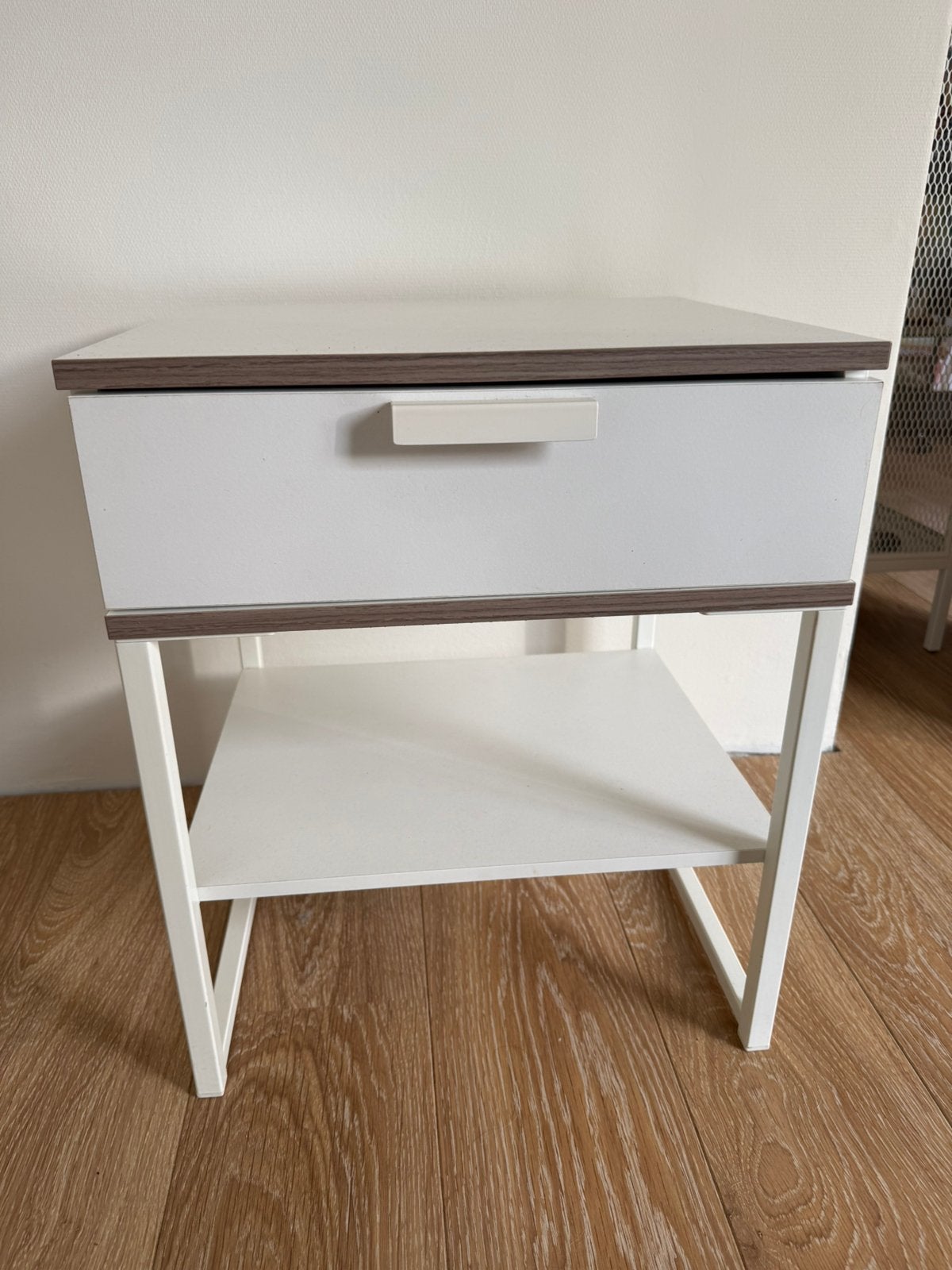 Gratis Ikea nachtkastje