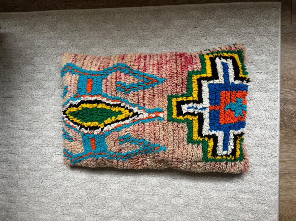 Marokkaans Berber kussen, Ophalen of Verzenden, Zo goed als nieuw, Roze, Rechthoekig