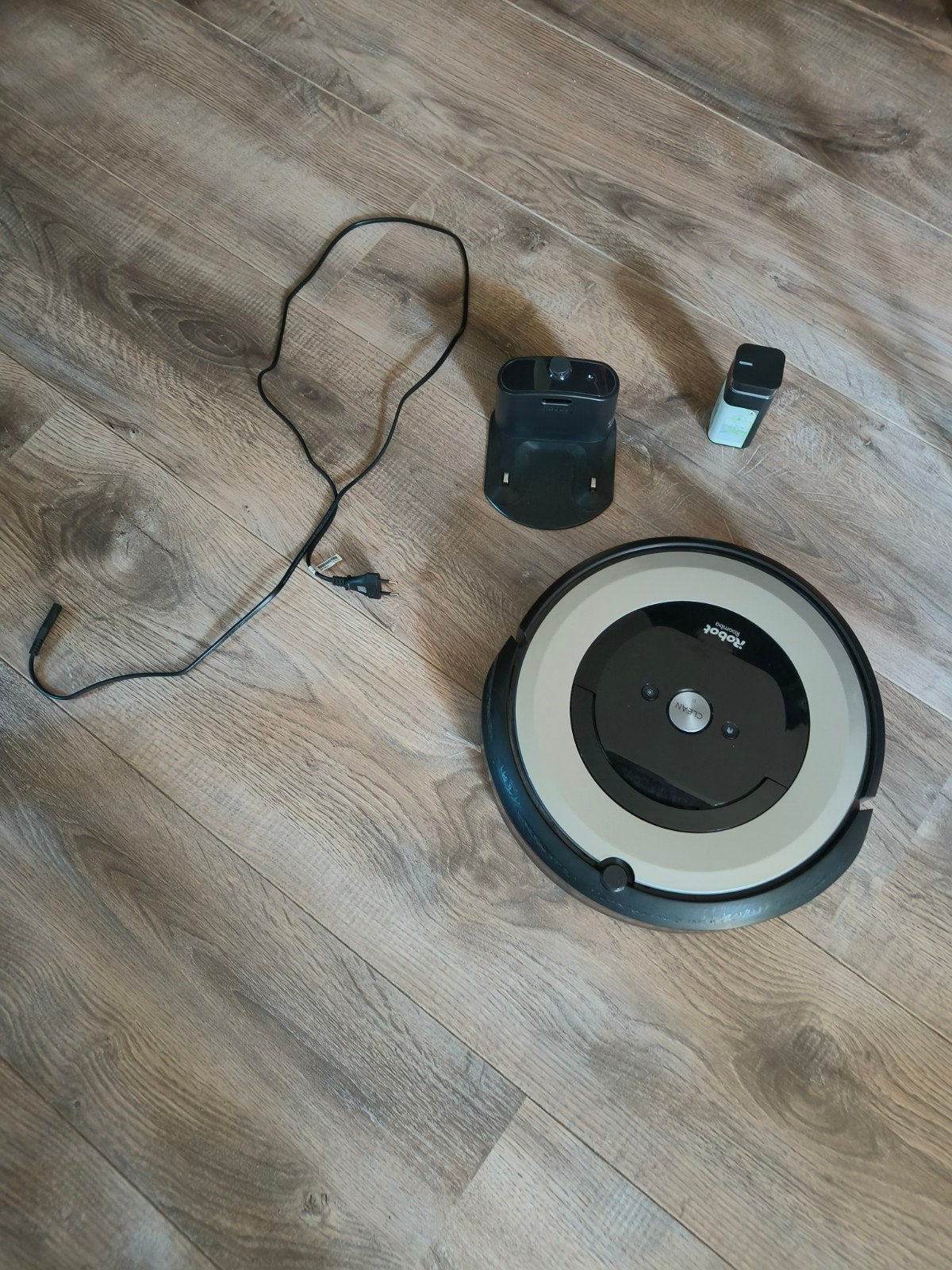 iRobot Roomba e5 Robotstofzuiger met Oplaadstation, Witgoed en Apparatuur, Gebruikt, IRobot, Ophalen of Verzenden, Robotstofzuiger