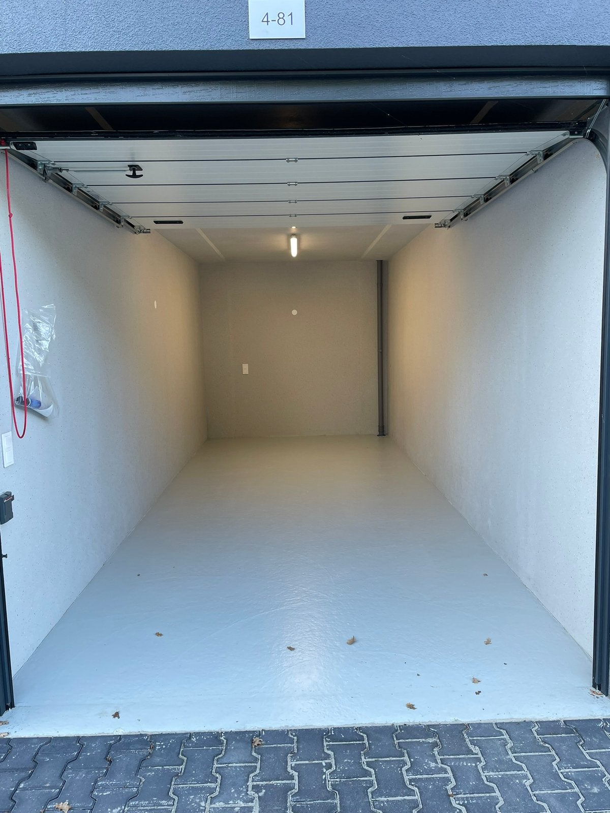 Te Huur Bedrijfsruimte Garagebox Stalling XL 63m3 Roden, Groningen