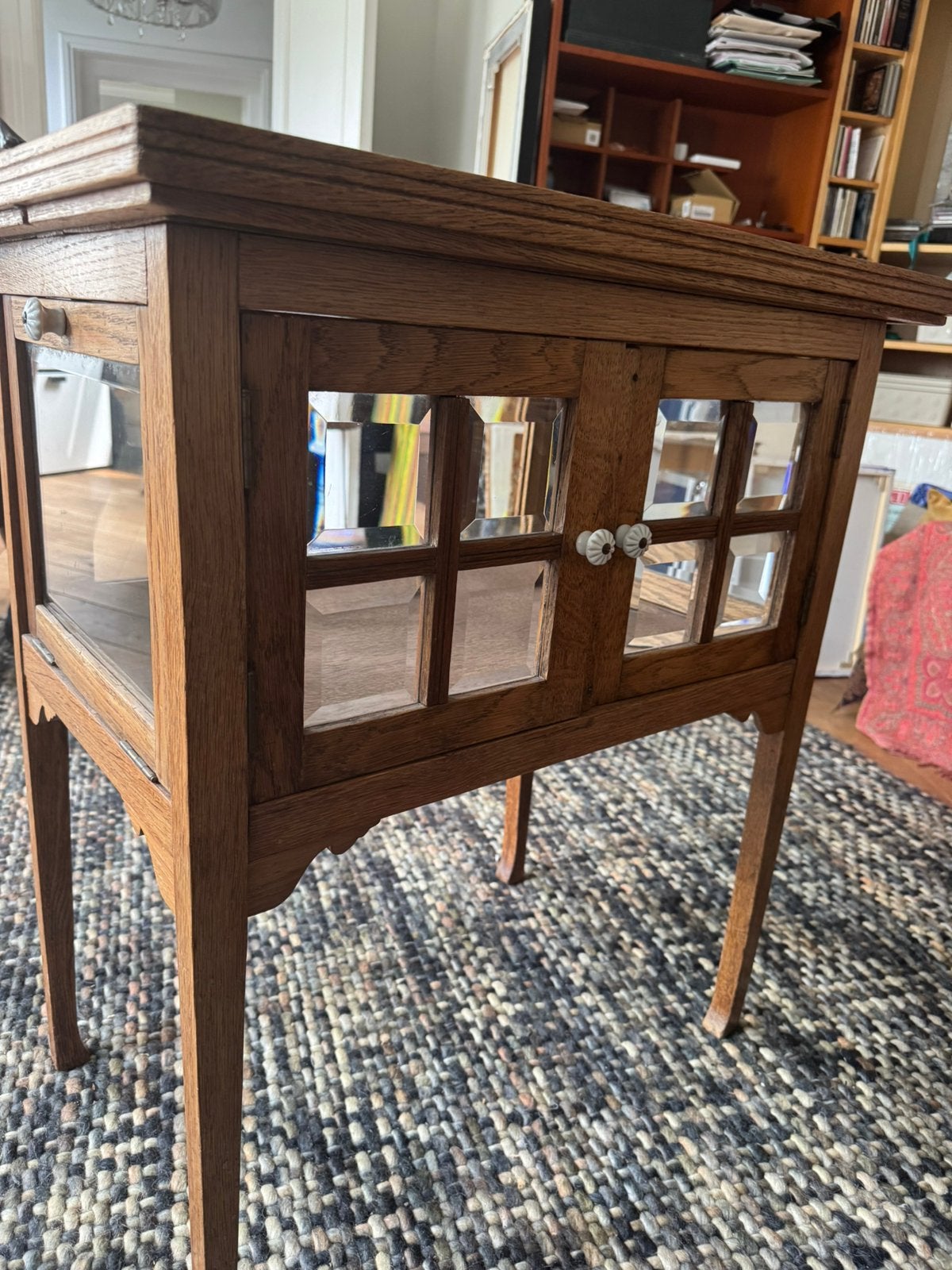 Art Deco kastje, Ophalen