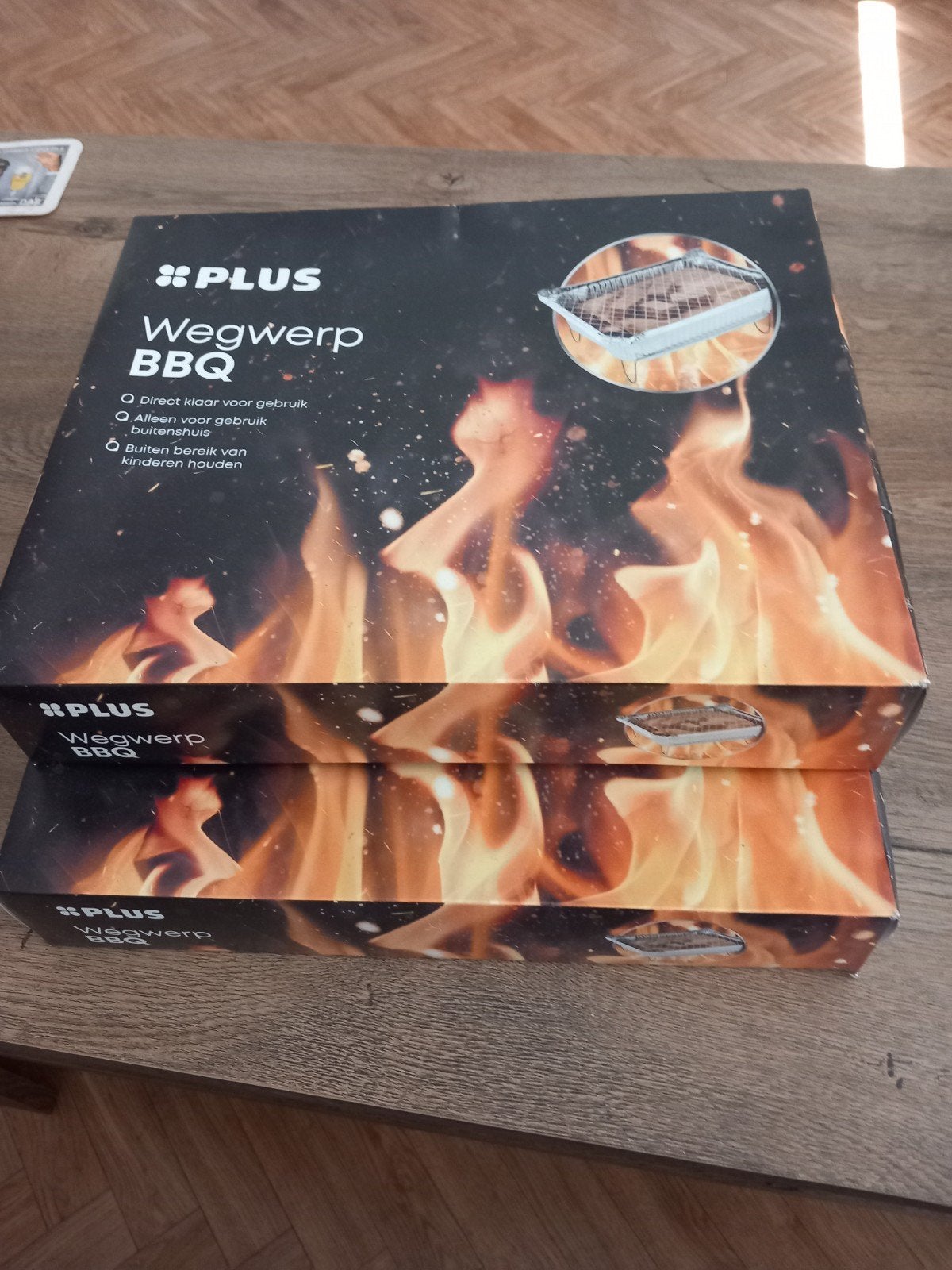2 weggooi bbqs, Ophalen