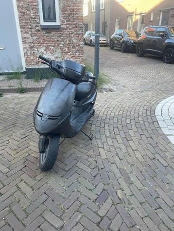 2T project scooter gezocht wil rond 500 euro betalen, Ophalen, Zo goed als nieuw, Benzine, Overige modellen