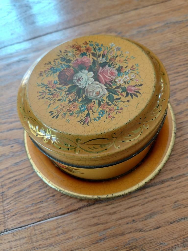 Vintage trommeltje met bloemendecoratie, ca. 70 jaar oud, Ophalen of Verzenden