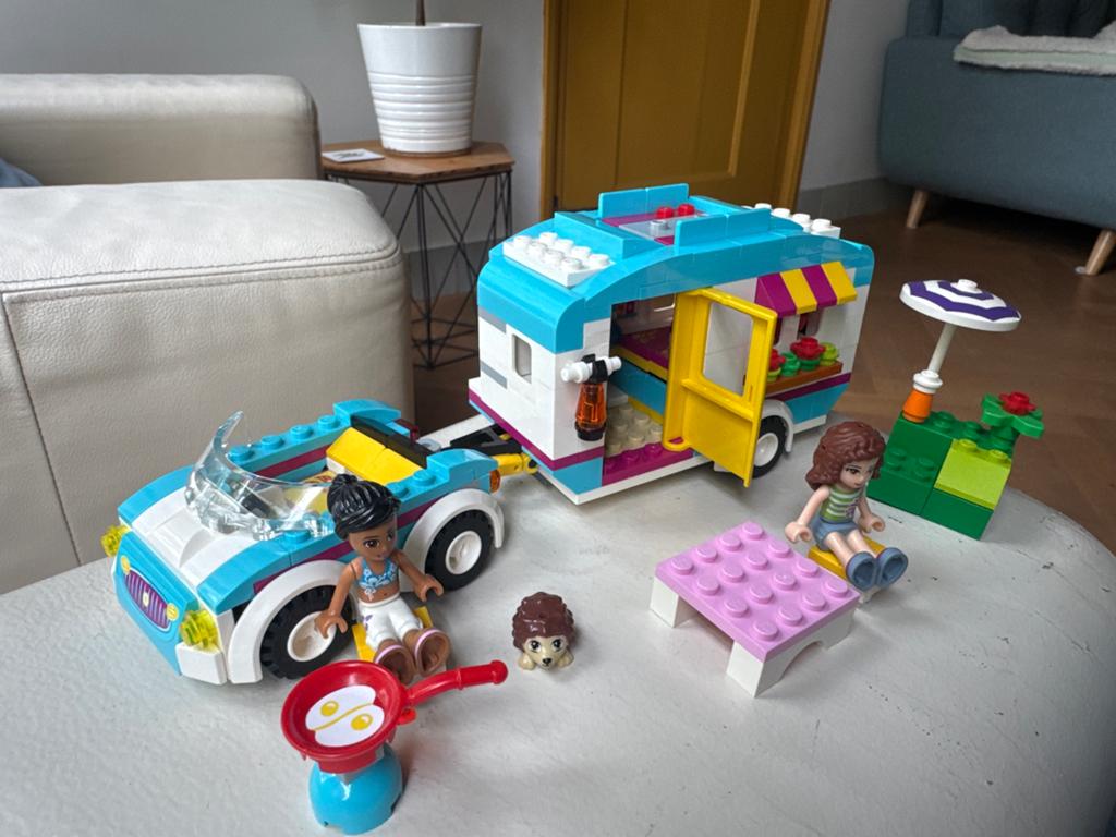 Lego Friends 41034 Zomercamper met auto en accessoires, Lego, Friends, Ophalen of Verzenden, Zo goed als nieuw